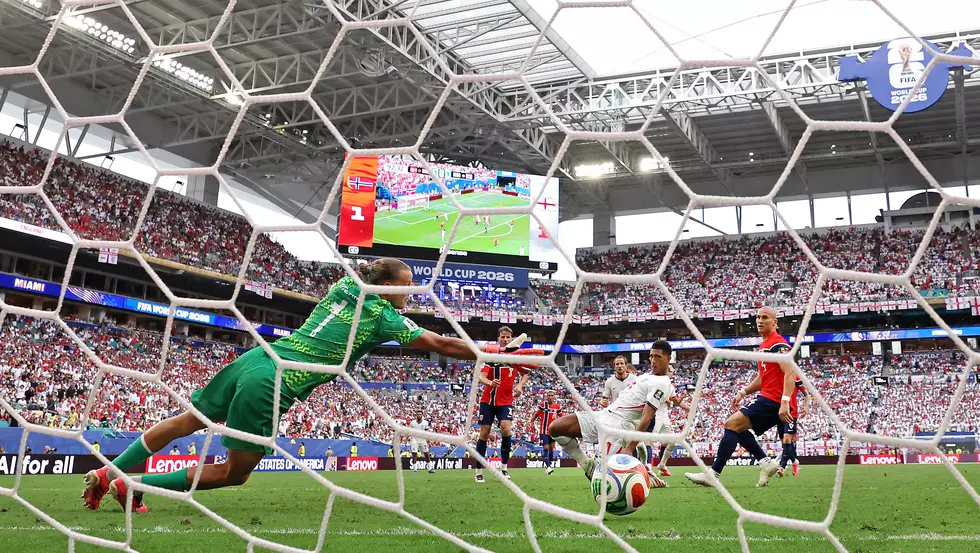 Bellingham Scores Twice to Lift England Past Haaland and Norway 2-1 and Into World Cup Semifinals