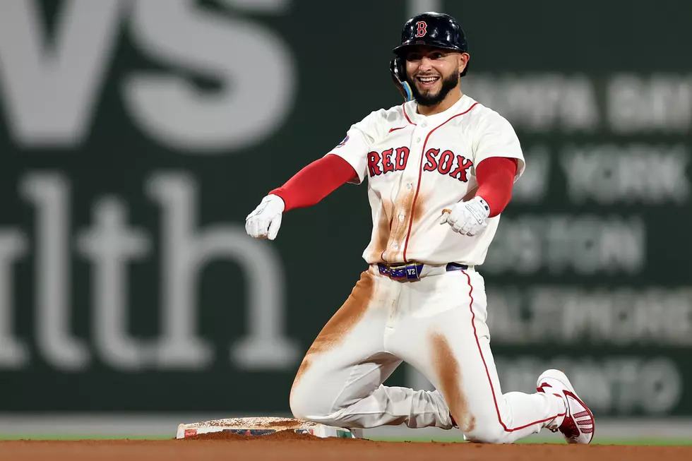 Abreu Homers Again, Gray gets 14th victory as Red Sox Beat White Sox 4-0 for 7th Straight Win