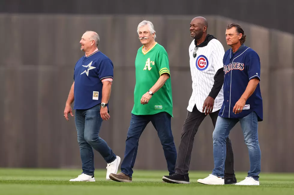 Out of the Cornfield! MLB Legends and Current Players Introduced at MLB at Field of Dreams Game! [VIDEO]
