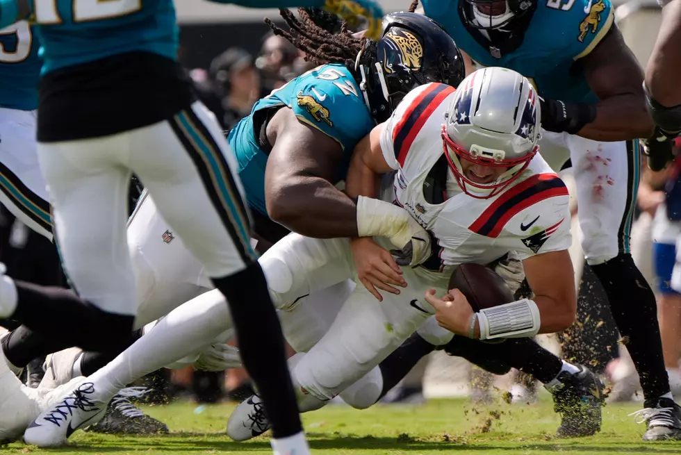 Lawrence Throws 3 TD Passes as Jaguars Rout Patriots and Raise More Questions about Maye