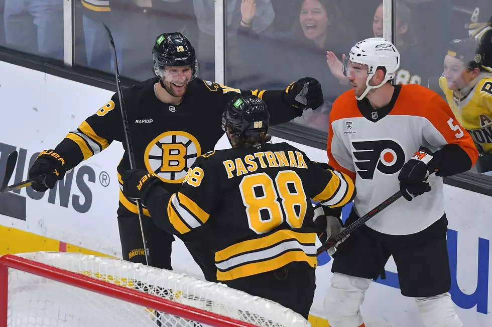 Fraser Minten Has a Goal and Two Assists as Bruins Roll Past Winless Flyers 5-1