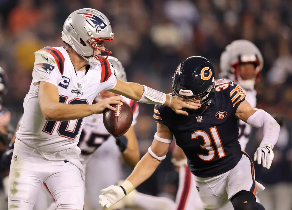 Caleb Williams Throws 2 TD Passes as the Bears Beat Drake Maye and the Patriots 30-24