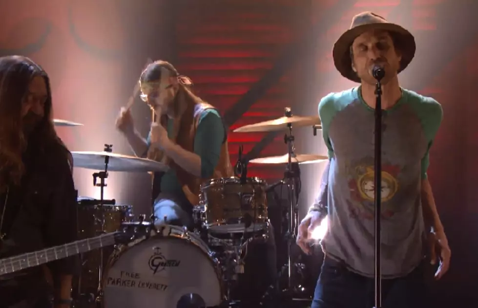 Todd Snider Appears on Conan Wearin’ The Departed + Singin’ Hayes Carll