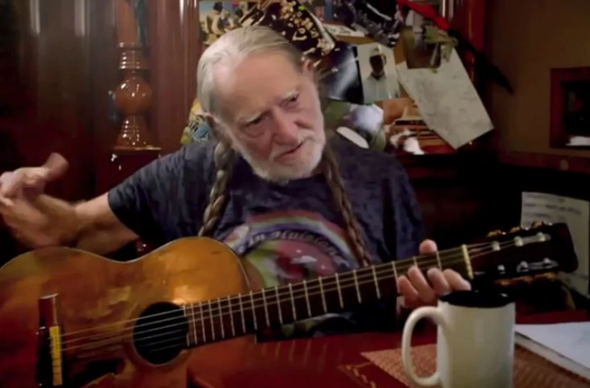 Willie Nelson And His Famous Guitar The Tale Of Trigger Rolling Stone 