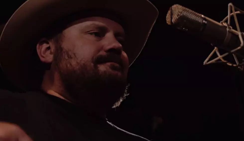 Randy Rogers Has a Chat with CMT