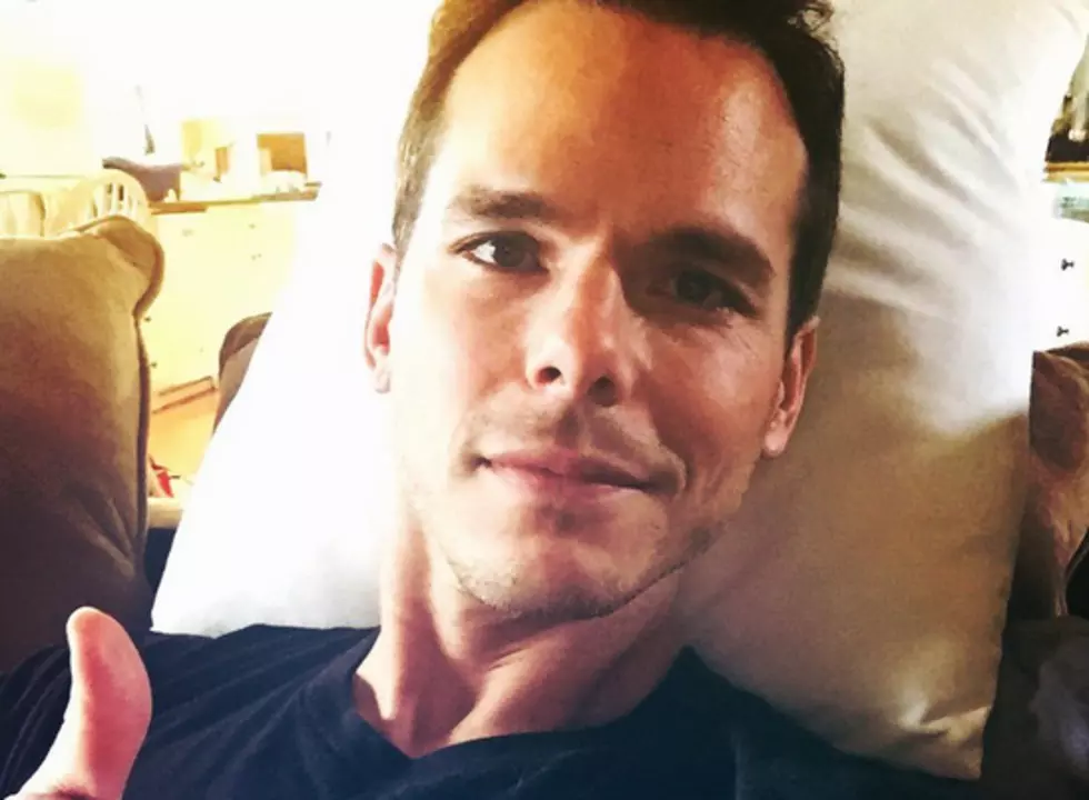 [UPDATE] Granger Smith Falls off Stage, Collapses His Lung, Breaks Two Ribs