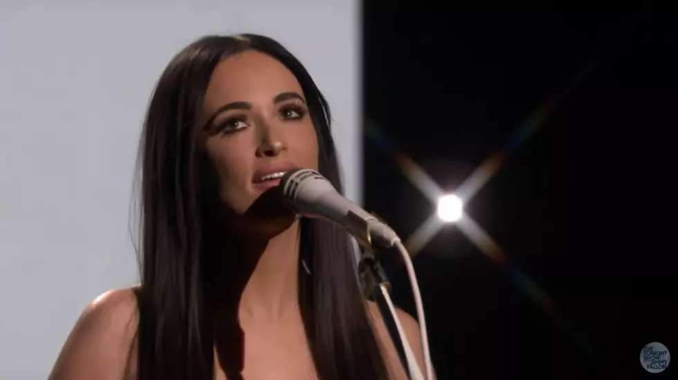 Kacey Musgraves Debuts ‘Space Cowboy’ on ‘The Tonight Show’