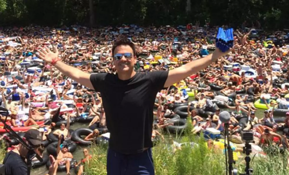 Roger Creager & Fans Set World Record [DistantReplay]