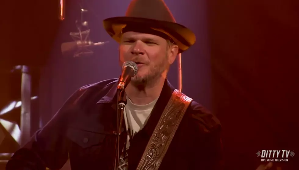 WATCH: Jason Eady Performs ‘Calaveras County’ On DittyTV