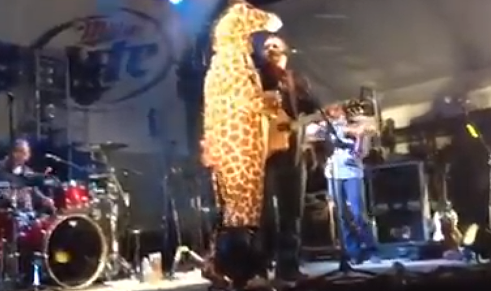 Remember That Time Randy Rogers Lost a Bet to Josh Abbott? [DISTANT REPLAY]