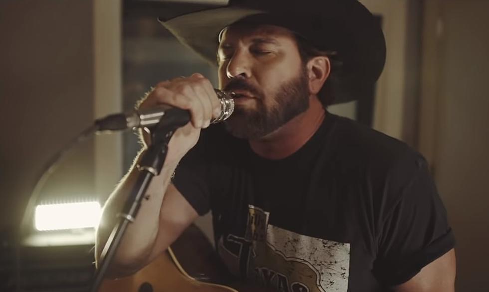 Jon Wolfe Gives Us a Live Studio Performance of ‘Some Ol’ Bar in the ’90s’