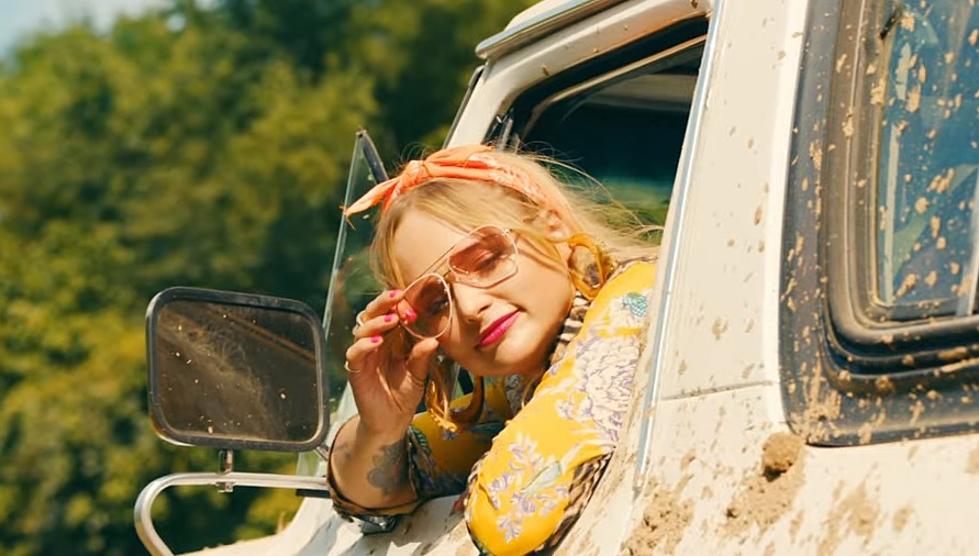 Miranda Lambert Goes Muddin' for 'It All Comes Out in the Wash'