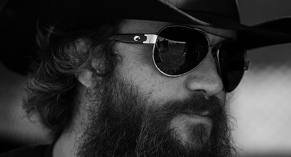Cody Jinks Drops 2 Songs, ‘Fast Lane’ & Acoustic Version of ‘Never Alone, Always Lonely’