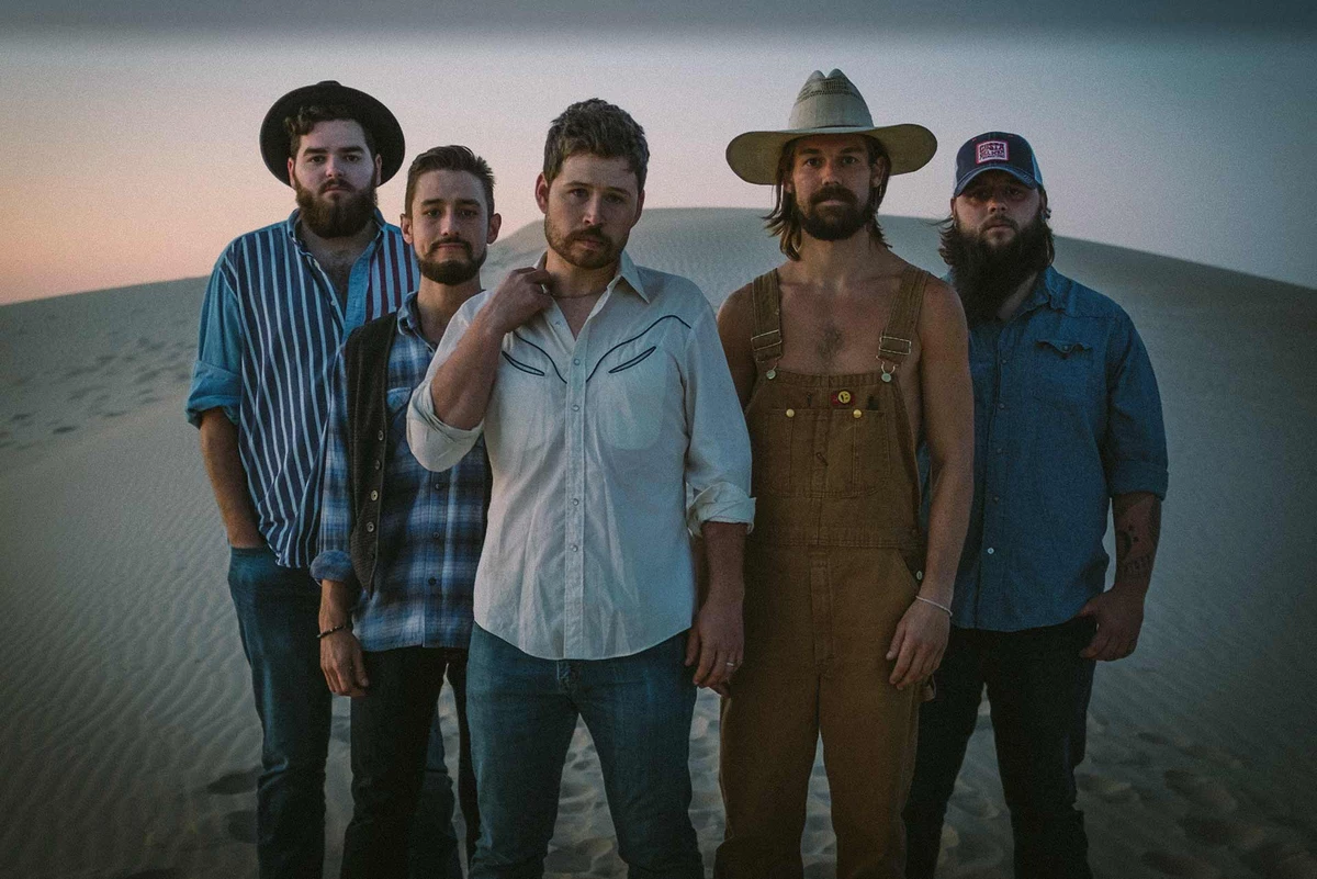 MUST STREAM Shane Smith & The Saints 'Live From The Desert'