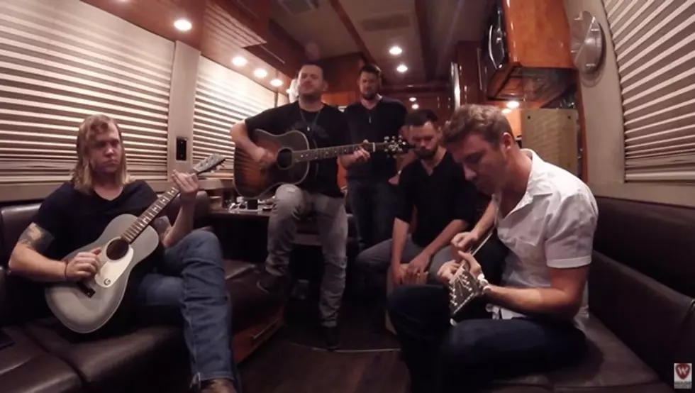 Wade Bowen &#038; The Boys Sing &#8216;A Fire I Can&#8217;t Put Out&#8217; for George Strait
