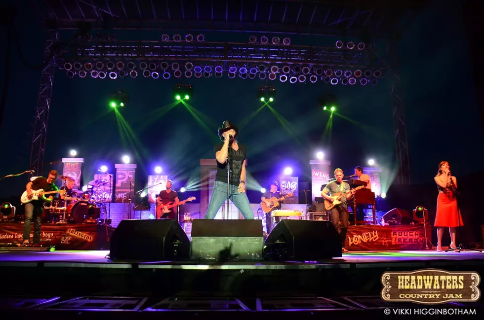 Trace Adkins Performs at Headwaters Country Jam 2015 [PHOTOS]