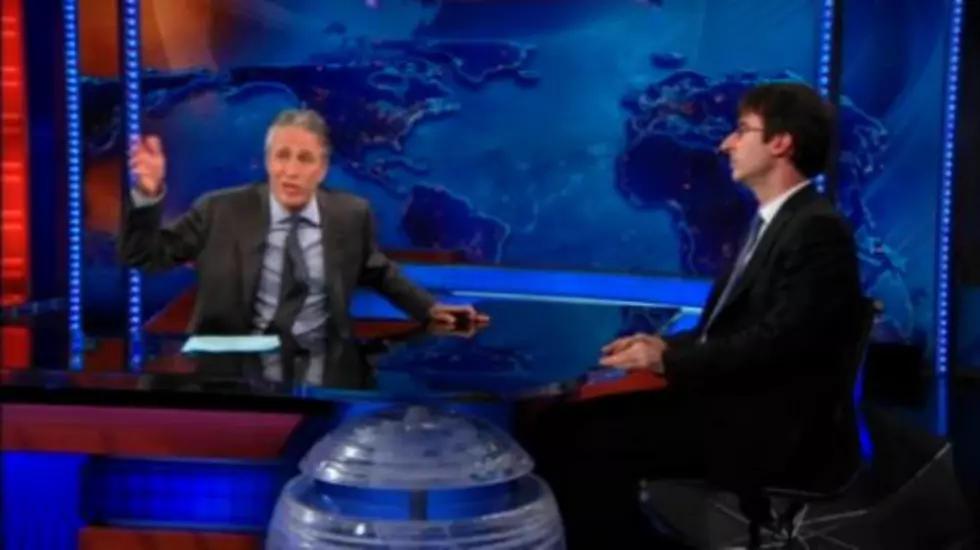 News Of The World Scandal Told by The Daily Show&#8217;s Jon Stewart &#038; John Oliver [VIDEO]