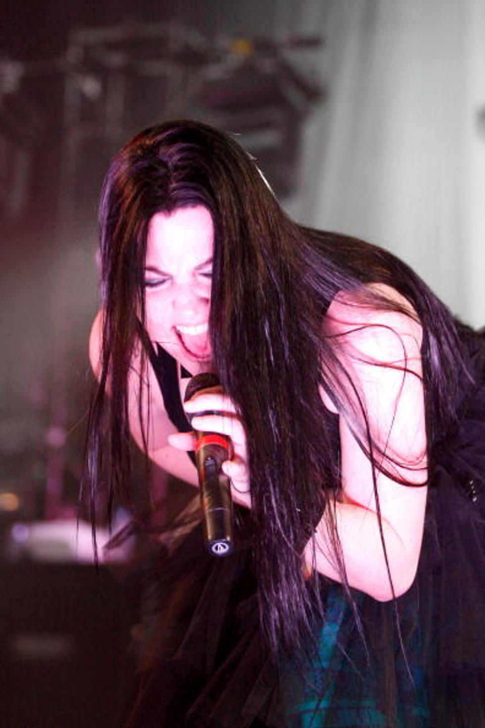 EVANESCENCE Performs New Single, ‘What You Want’, Live On MTV! [Video]