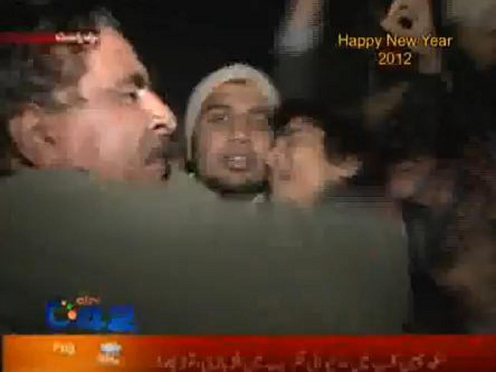 Pakistani TV Reporter Punches New Year’s Eve Drunk on Live TV [VIDEO]
