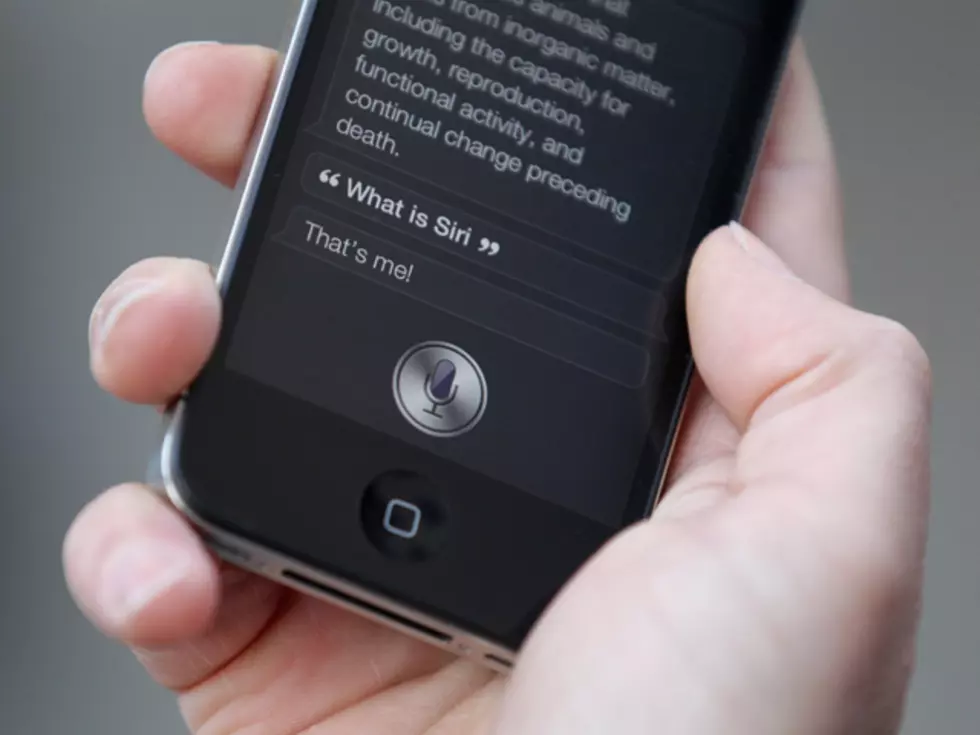 Using Siri Is A Clever Way To Approach Someone You’re Into