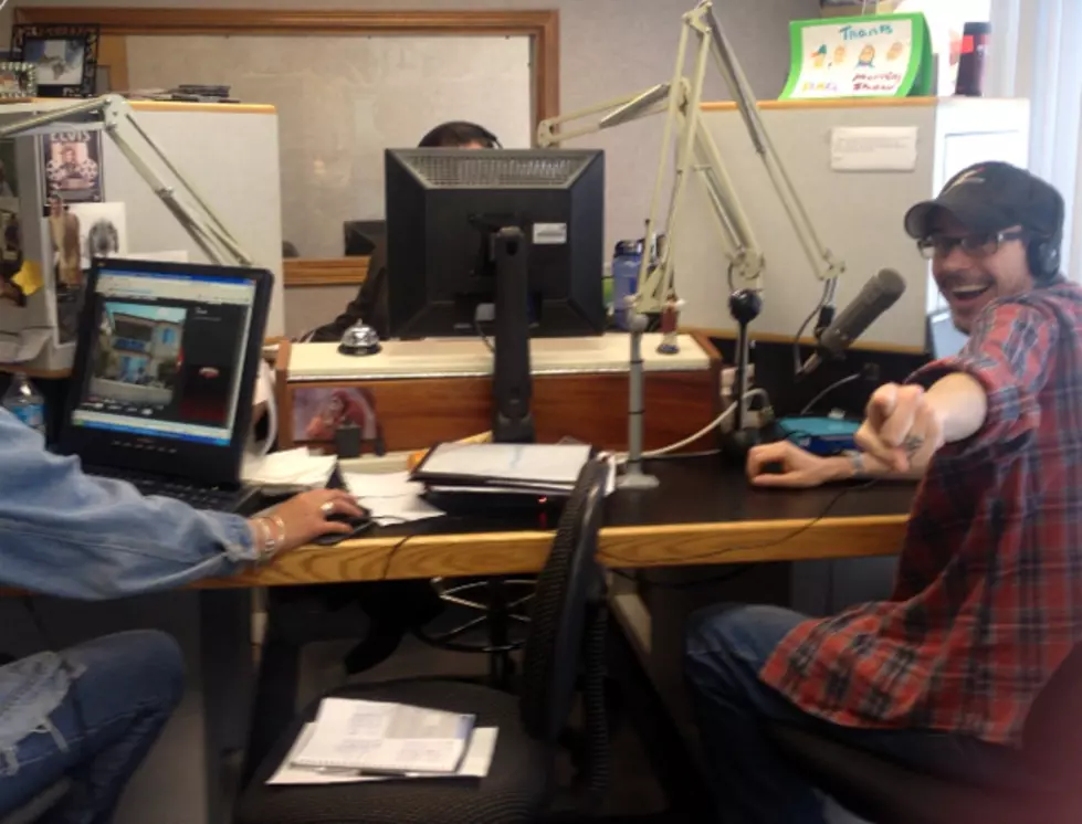 Comedian Flip Schultz Visits KLAQ Morning Show [PICTURES]