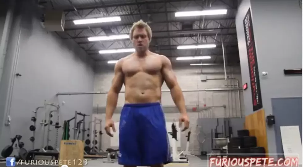Guy Hilariously Shows You How To Pick Up Chicks at the Gym [VIDEO]