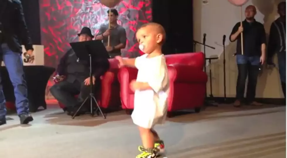 Muscian&#8217;s Son Rushes Stage and Adorably Dances to the Music [VIDEO]