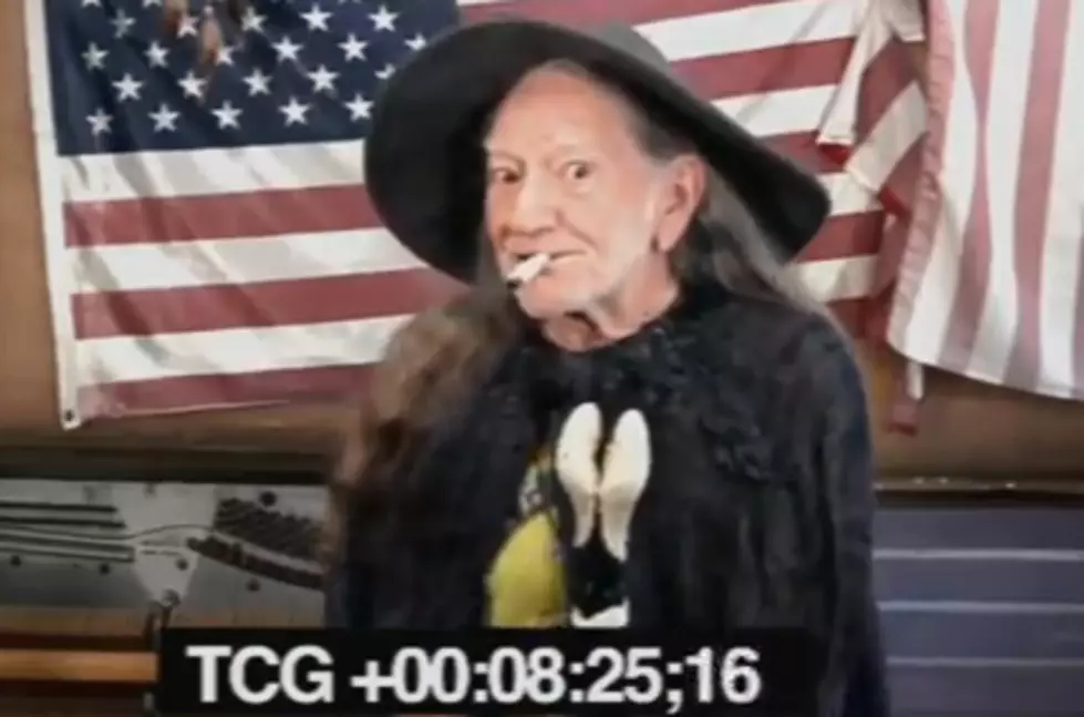 &#8220;The Hobbit&#8221; Goes to Pot: Willie Nelson Auditions to Be Gandalf&#8230;Sort Of [VIDEO]