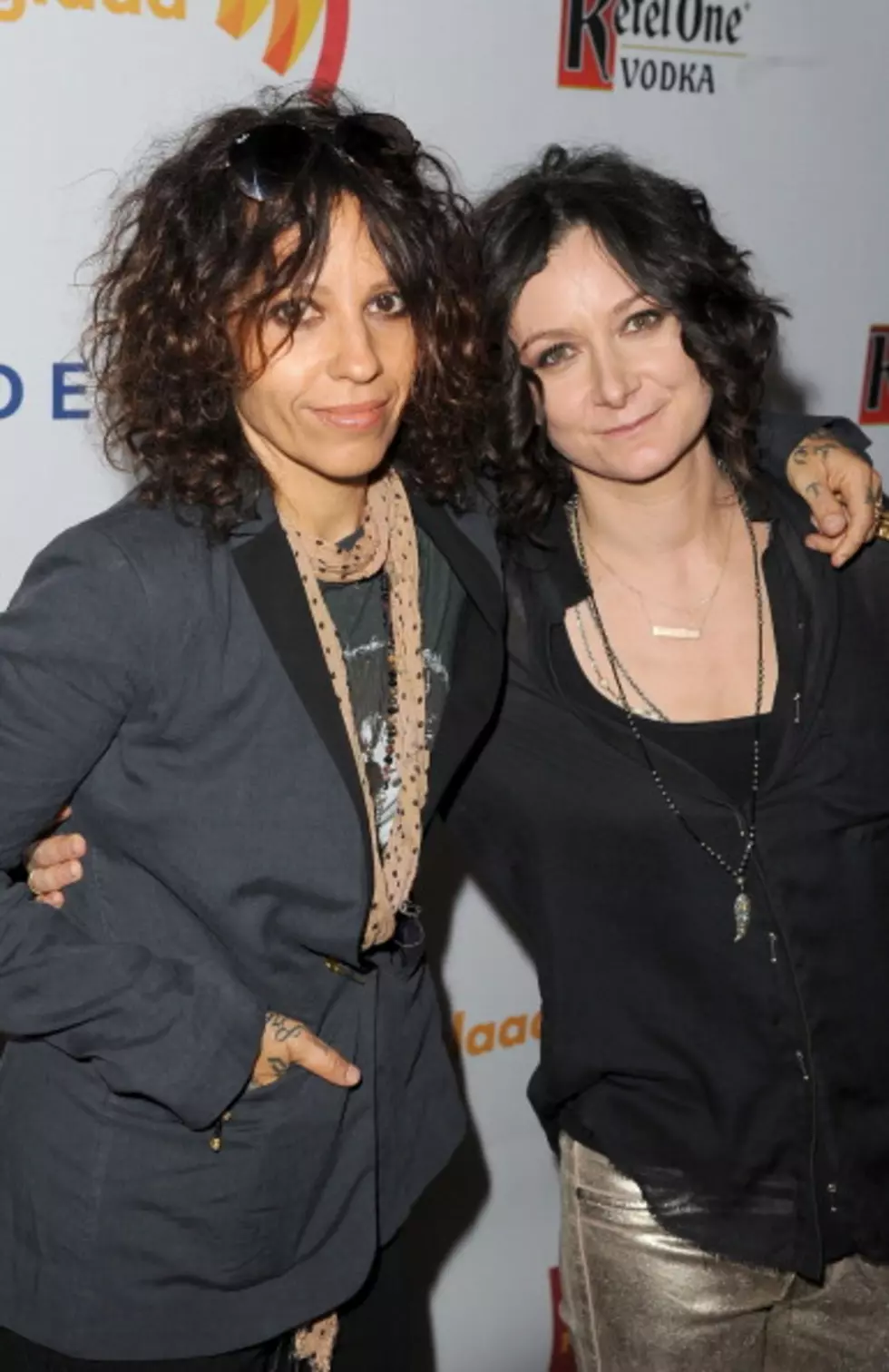 Record Producer Linda Perry Gets Engaged