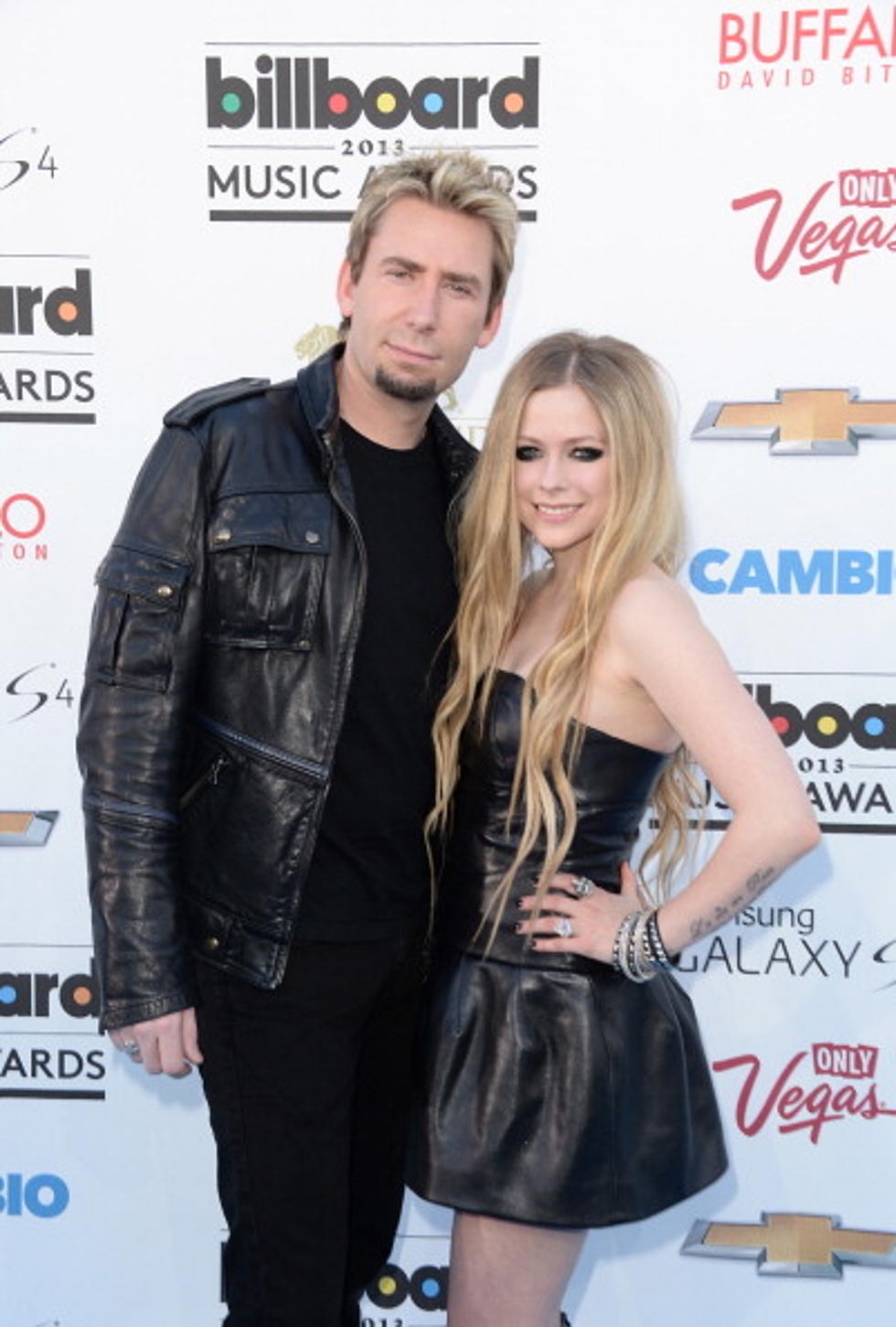Nickelback Singer Chad Kroeger Marries Avril Lavigne