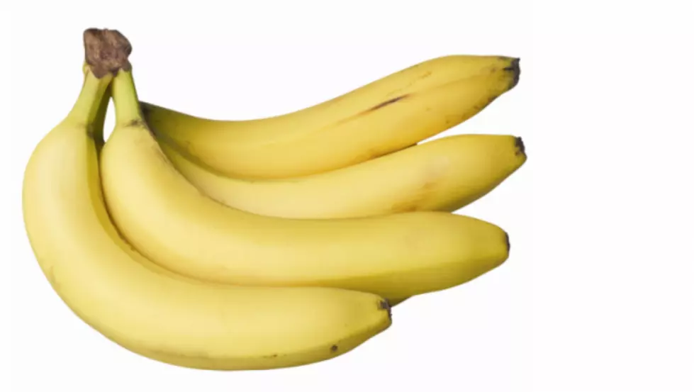 This Blonde Bombshell Gives You Instructions On How To Eat A Banana [VIDEO]