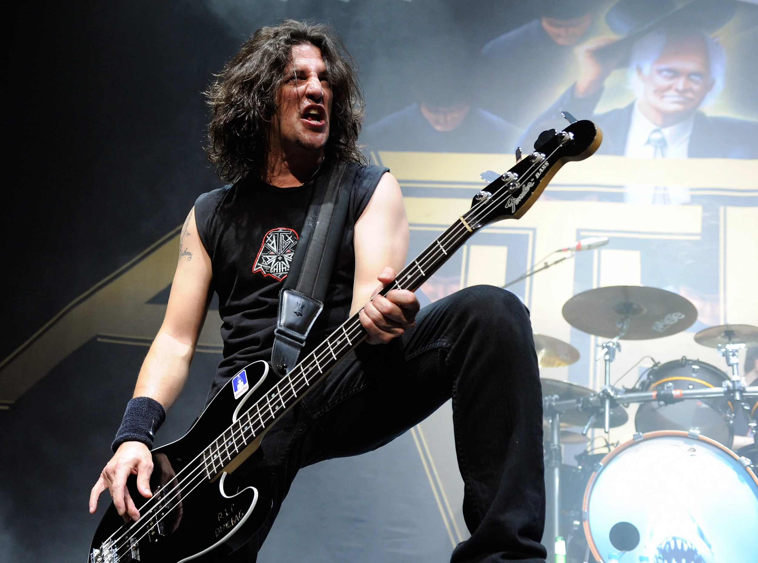Фрэнк группа. Фрэнк Белло Anthrax. Басист Anthrax. Гитарист Anthrax. Фрэнк басс.