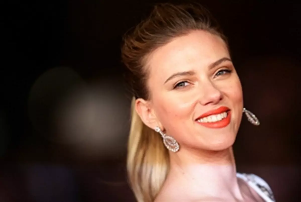 1199px x 804px - Scarlett Johansson's Super Bowl Commercial Banned