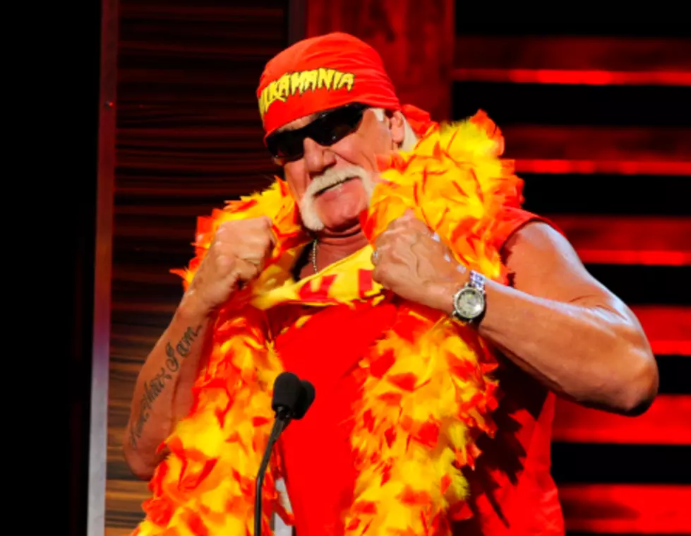 Epic Night On WWE RAW: The Undertaker And Hulk Hogan Return
