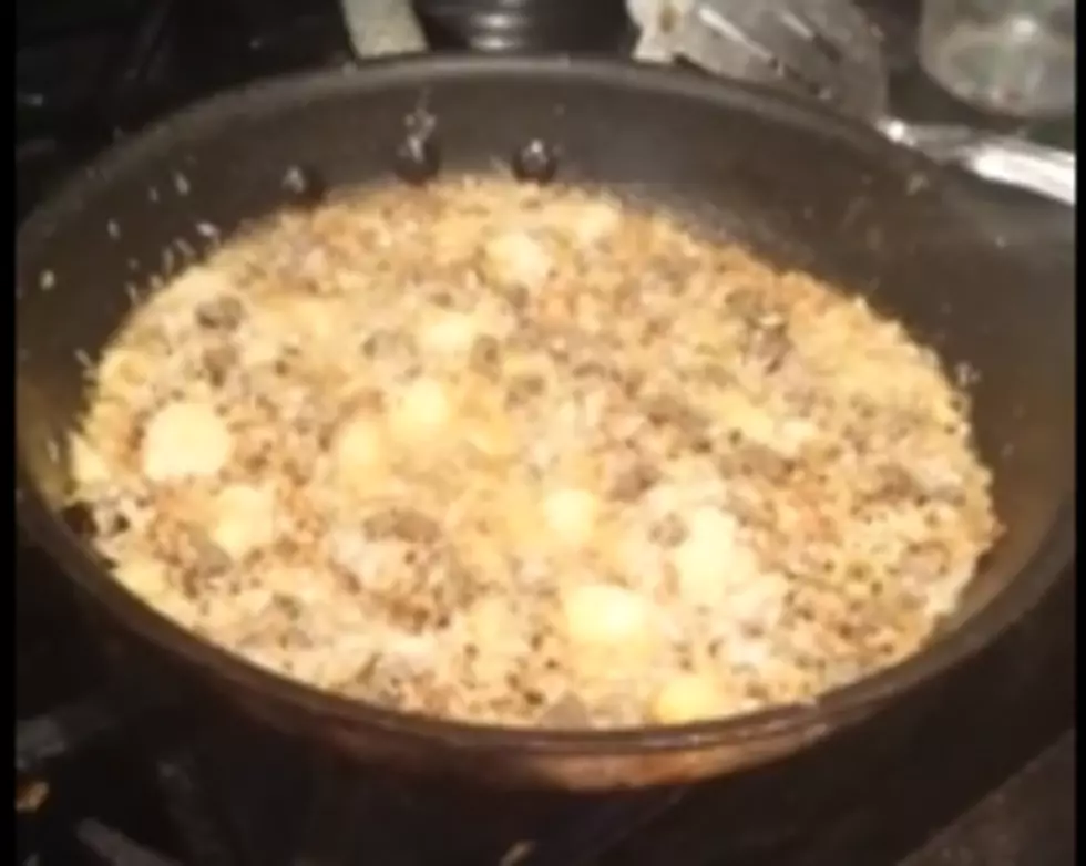 ‘Auntie Fee’ Shows Us To Feed 7 People For Only $3 in Great Cooking Demo Ever