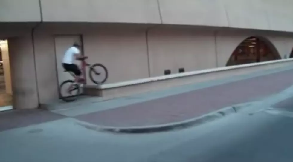 El Pasoan Does A Long Wheelie On His Mountain Bike In Downtown [VIDEO]