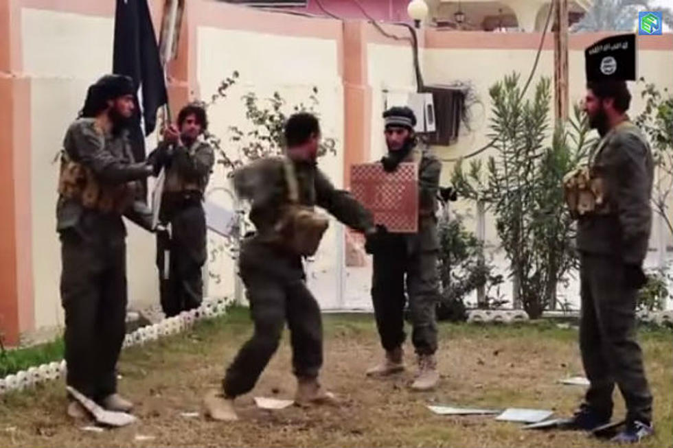 Alleged ISIS Training Video Shows Members&#8217; Ridiculous Martial Arts Attempts