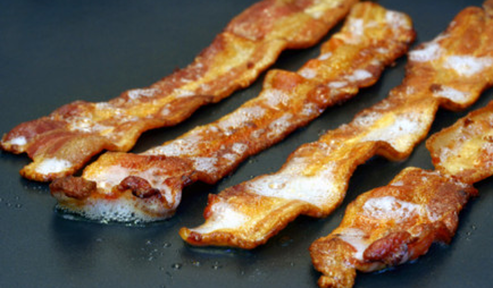 This Man Cooks Bacon with an M16 Assault Rifle [VIDEO]