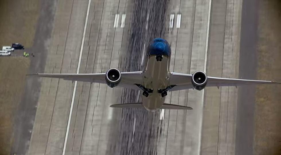 Watch the Craziest Jumbo Jet Takeoff Ever [VIDEO]