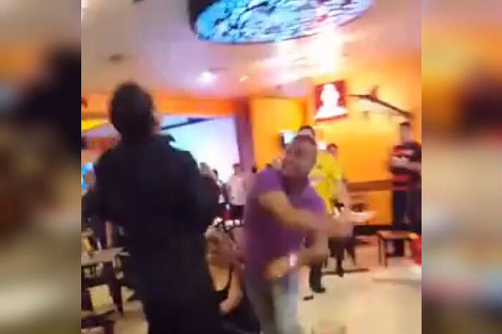Guy Gets Knocked Out in Seafood Restaurant Fight