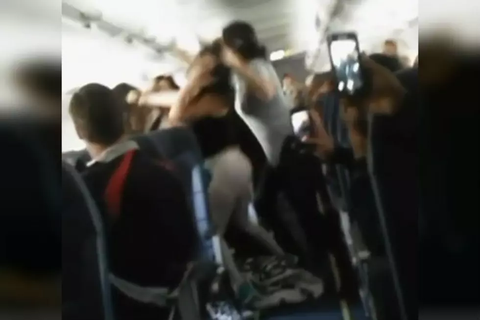 Female Passengers Brawl on Flight Over a Boombox