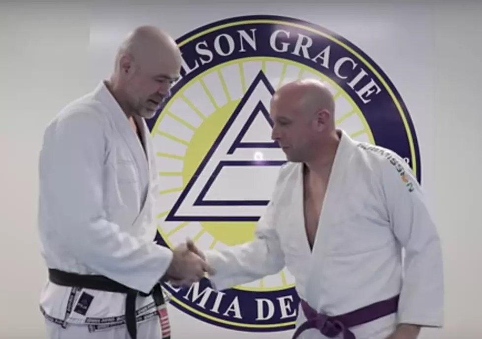 MMA Academy Posts Video On How To Defend The Trumpshake