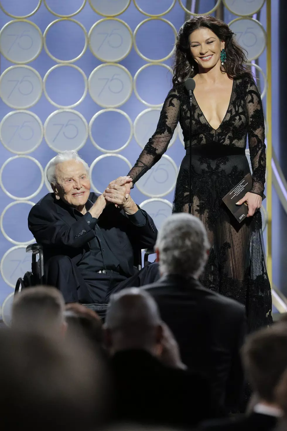 Globes Honor 101-Year-Old Kirk Douglas; Twitter Outraged