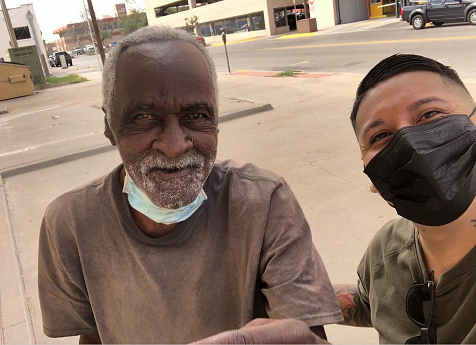 An El Paso Man&#8217;s Helping Out the Homeless 1 Haircut at a Time