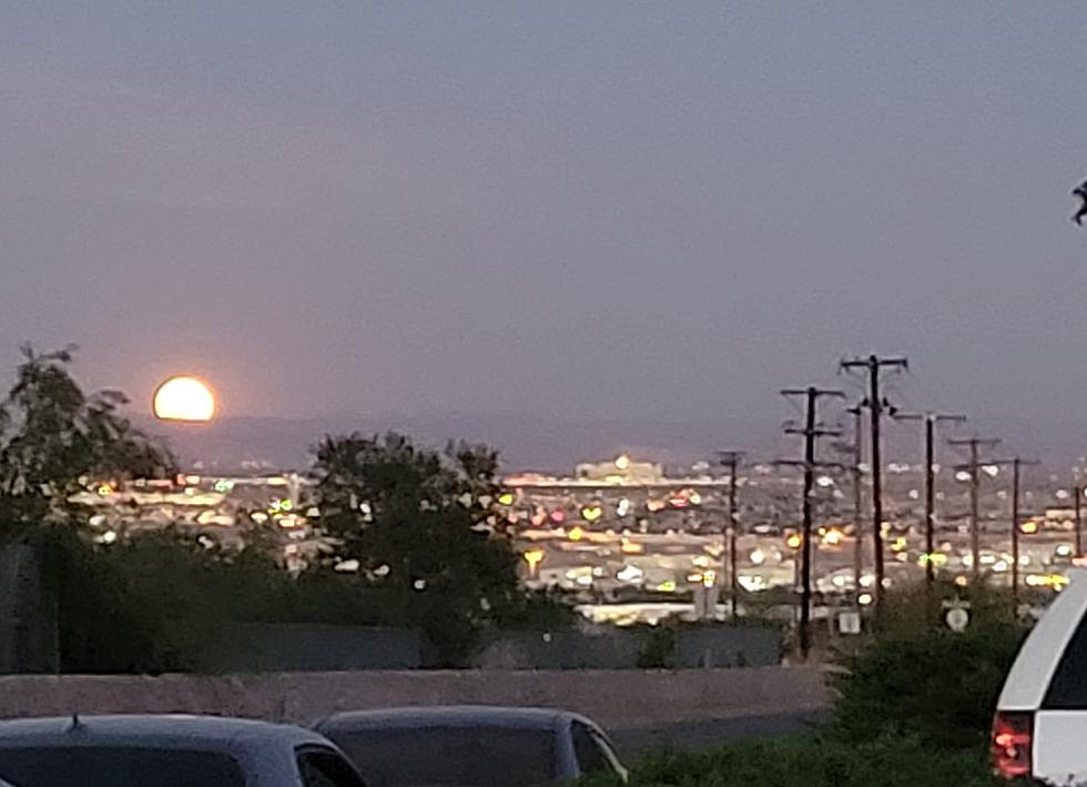 Who Else In El Paso Enjoys Moon Bathing During Full Moons?