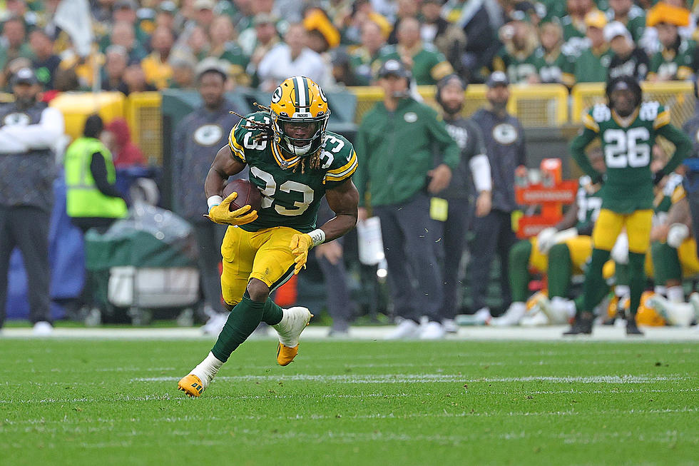 Aaron Jones Won&#8217;t Lose His Pendant Anymore Thanks to His New Jersey