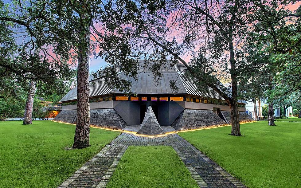 Texas “Home” Resembles ‘Darth Vader,’ SOLD for Millions Imperial Credits