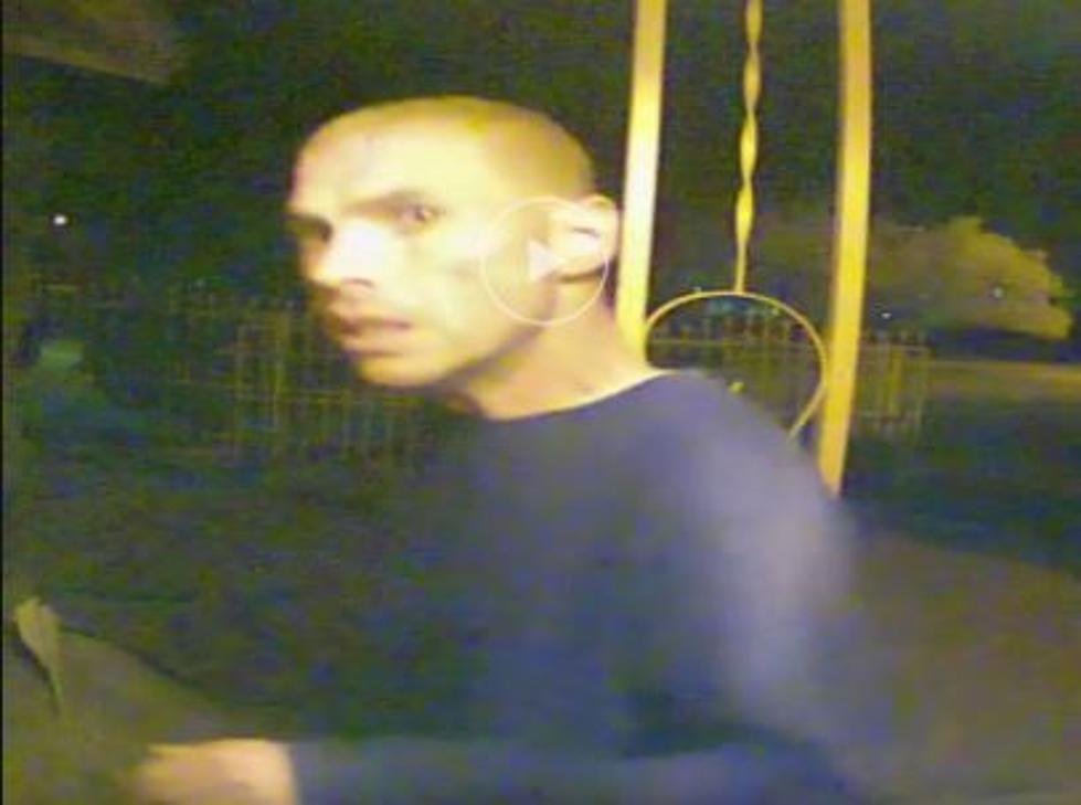 El Paso Beware of This Man Attempting to Break In to Your Home