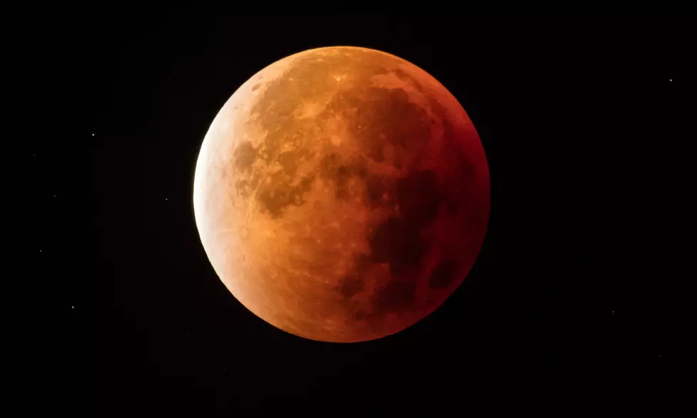 A Total Lunar Eclipse Spawns Blood Supermoon