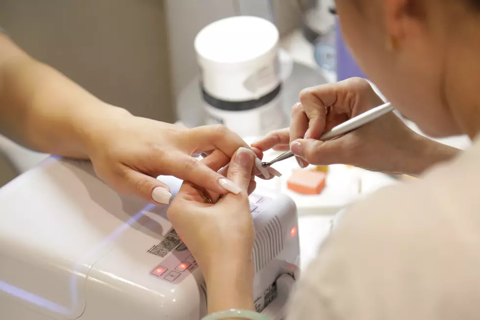 These Two Nail Salon Workers Fighting in El Paso is Wild